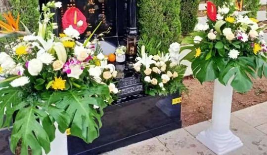 陜西西安霸陵新區(qū)墓園價(jià)格 電話