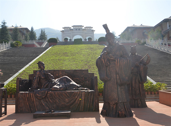 西安霸陵墓園新區(qū)圖片，群山環(huán)抱中,價(jià)格實(shí)惠